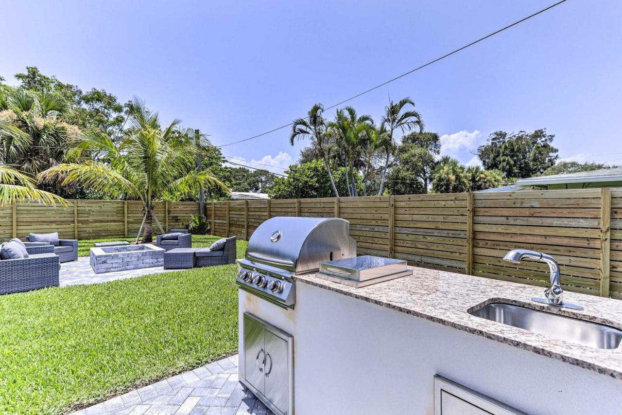 House With Outdoor Kitchen, Walk To Coast Hébergement de vacances
