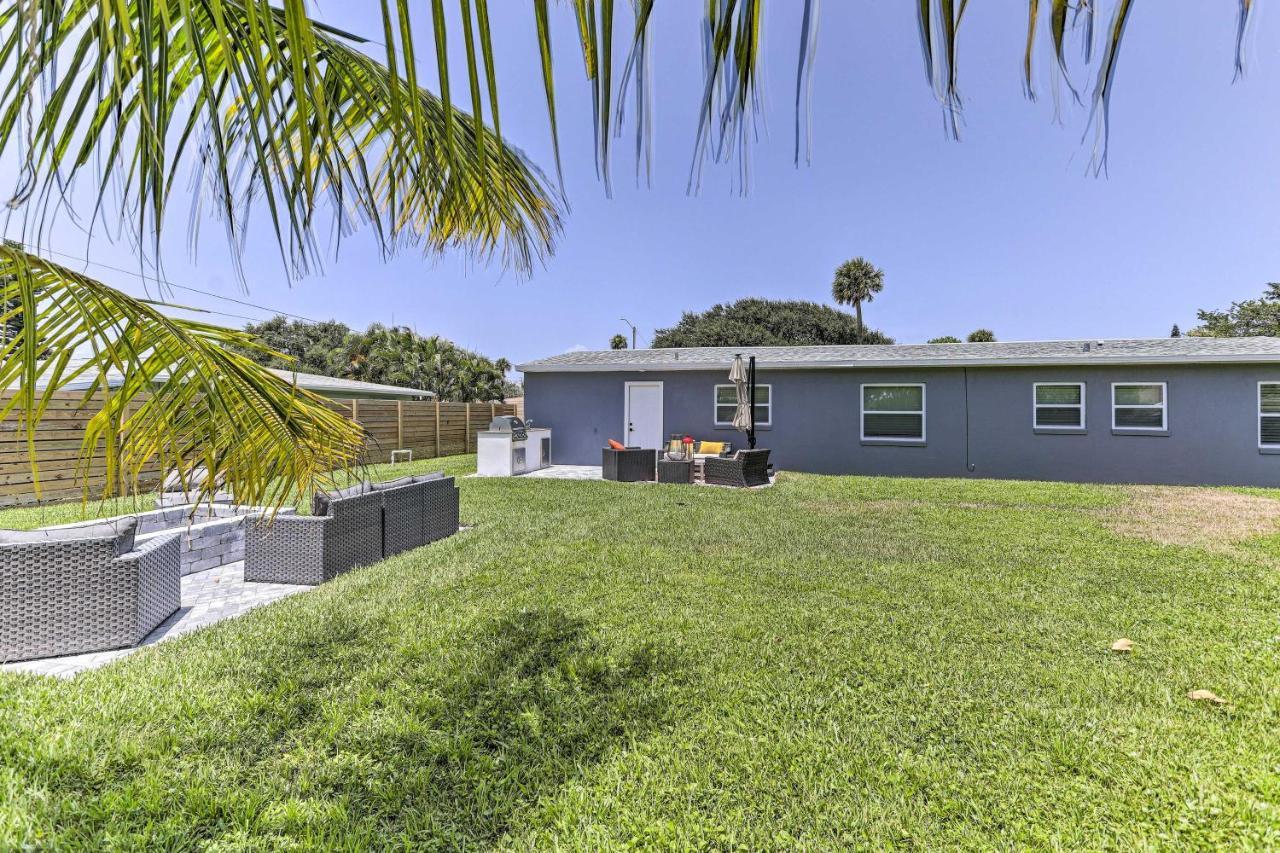 Hébergement de vacances House With Outdoor Kitchen, Walk To Coast Cocoa Beach